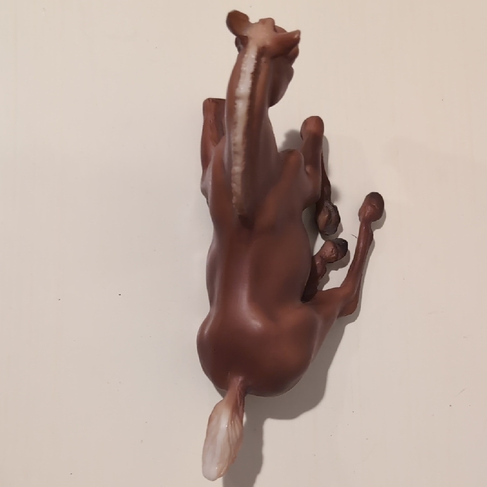 Breyer Chestnut Foal Lying Down - Picture 3 of 7